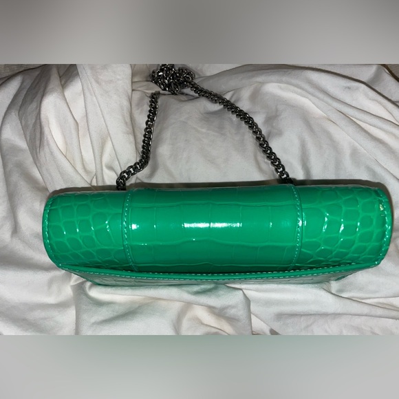 Shiny Calfskin Crocodile Embossed Hourglass Chain Bag Vivid Green - Picture 3 of 6
